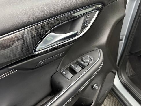 Used 2023 Buick Envision Essence w/ Sport Touring Package AWD/4WD image 21