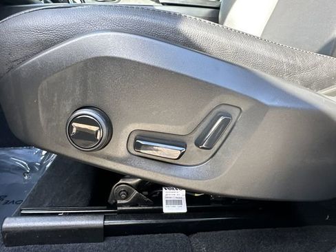 Used 2024 Volvo XC60 B5 Core image 28