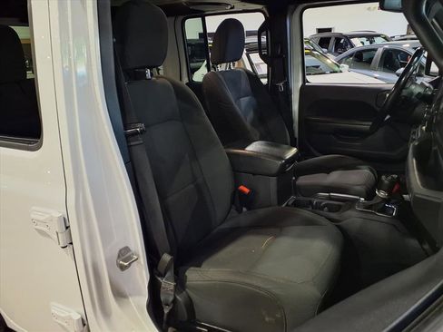 Certified 2021 Jeep Wrangler Willys image 13