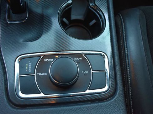 Used 2014 Jeep Grand Cherokee SRT AWD/4WD image 23