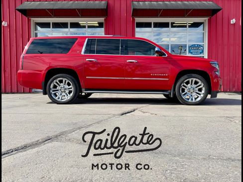 Used 2015 Chevrolet Suburban LT image 1