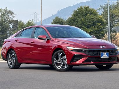 Used 2025 Hyundai Elantra Limited