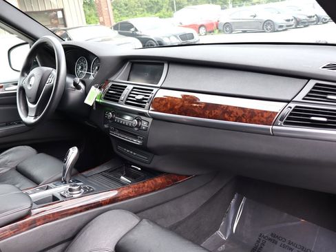 Used 2010 BMW X5 xDrive48i AWD/4WD image 18