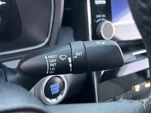 Used 2022 Toyota Avalon XLE image 14