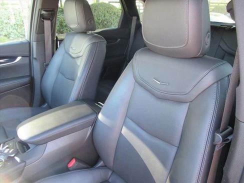 Certified 2025 Cadillac XT5 Premium Luxury image 19