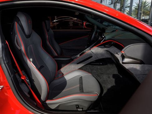 Used 2022 Ferrari Roma RWD image 53