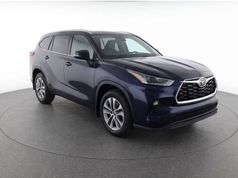 Used 2022 Toyota Highlander Limited AWD/4WD image 7