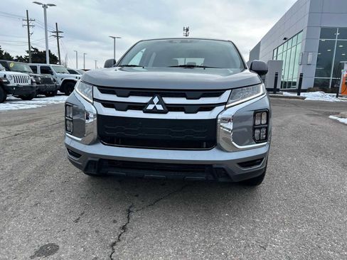 Used 2023 Mitsubishi Outlander Sport ES image 2