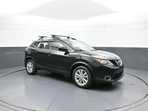 Used 2017 Nissan Rogue Sport S w/ S Appearance Package FWD image 4