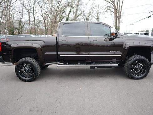 Used 2019 Chevrolet Silverado 2500 LTZ w/ Duramax Plus Package image 4