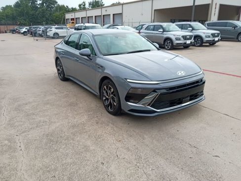 Used 2025 Hyundai Sonata SEL FWD image 6