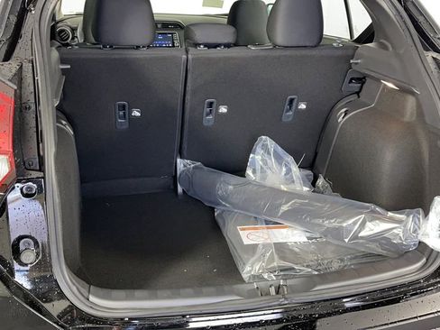 New 2025 Nissan Kicks Play S image 32