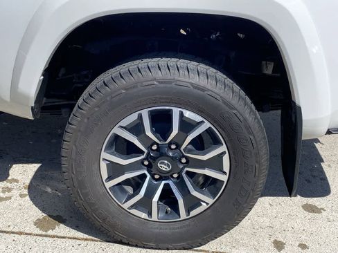 Used 2021 Toyota Tacoma TRD Sport AWD/4WD image 13