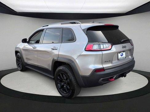 Used 2019 Jeep Cherokee Trailhawk image 6