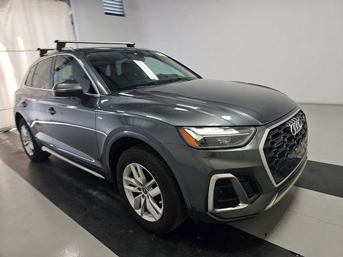 Used 2022 Audi Q5 2.0T Premium w/ Convenience Package image 3