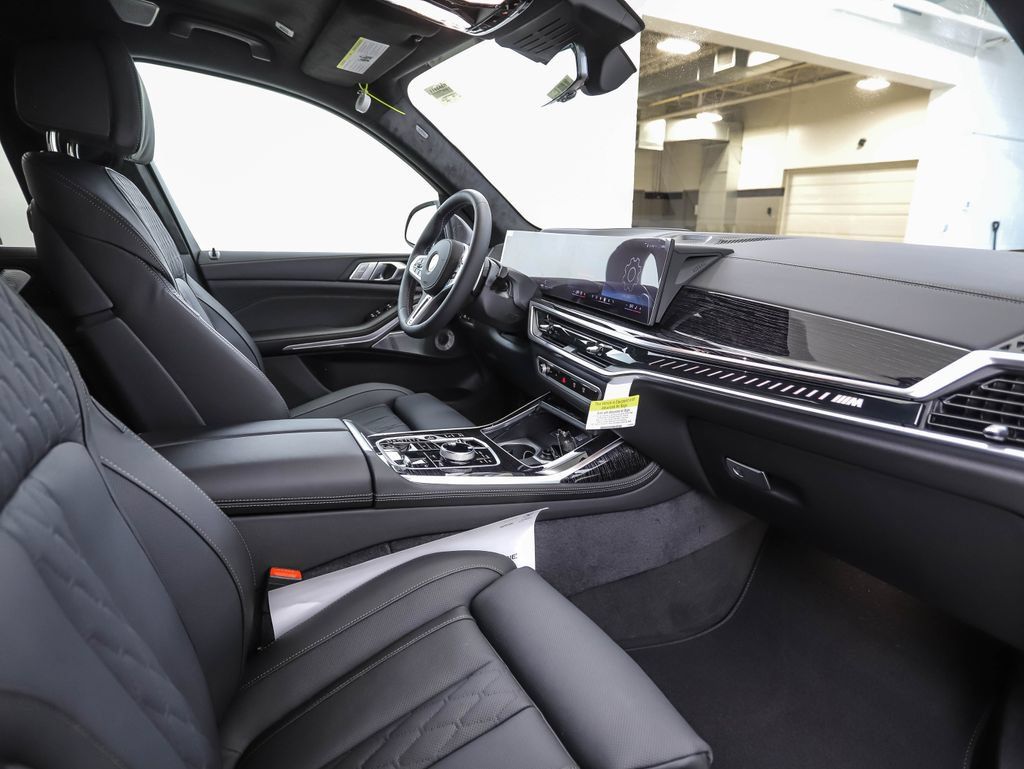 Used 2026 BMW X7 M60i AWD/4WD image 38