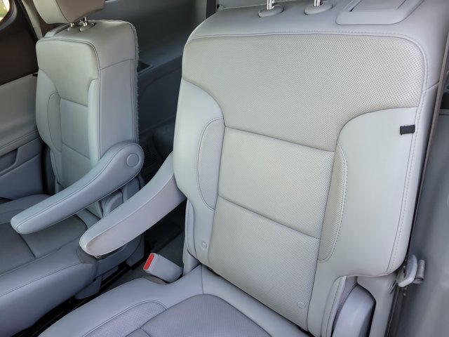 Used 2020 GMC Acadia SLT FWD image 15