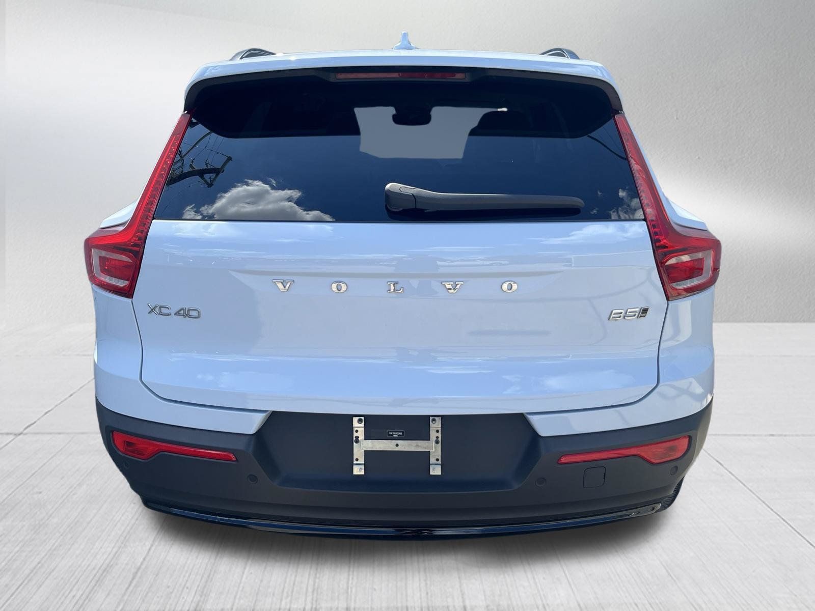 Used 2024 Volvo XC40 B5 Plus w/ Protection Package Premier AWD/4WD image 7