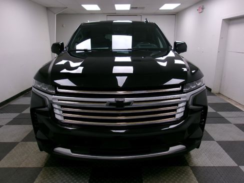 Certified 2023 Chevrolet Suburban High Country AWD/4WD image 16