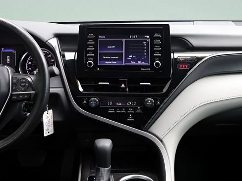 Certified 2024 Toyota Camry LE FWD image 33