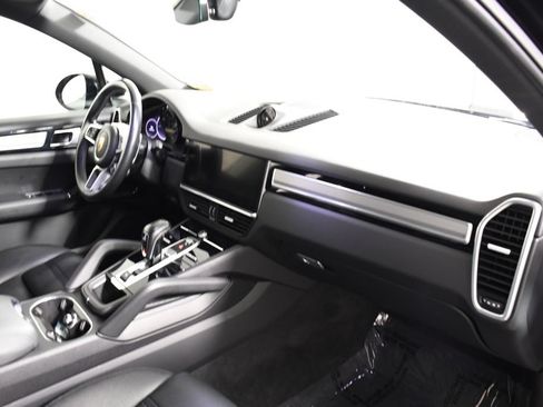 Used 2022 Porsche Cayenne Platinum Edition AWD/4WD image 19