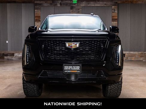 Used 2025 Cadillac Escalade Sport Platinum image 4