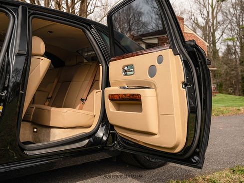 Used 2014 Rolls-Royce Ghost image 24