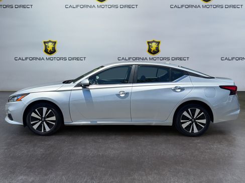 Used 2022 Nissan Altima 2.5 SV FWD image 2