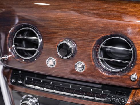 Used 2018 Rolls-Royce Phantom Sedan RWD image 38