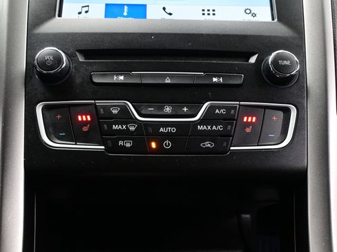 Used 2017 Ford Fusion Energi SE image 21