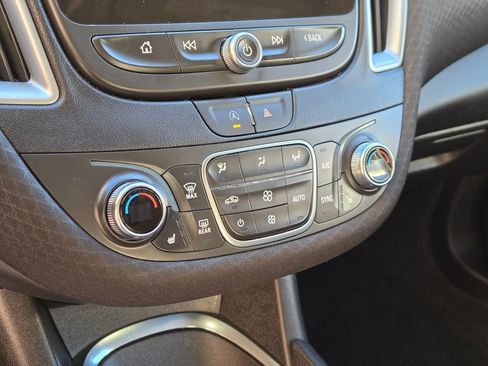 Used 2024 Chevrolet Malibu LT image 28