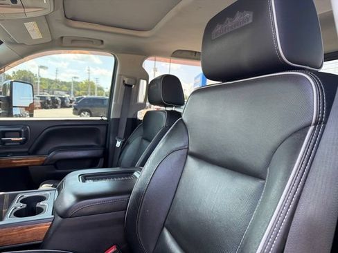 Used 2019 Chevrolet Silverado 3500 High Country AWD/4WD image 16