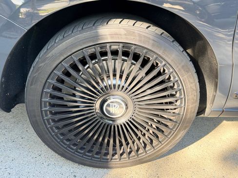 Used 2021 Rolls-Royce Cullinan image 22