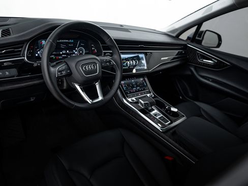 Used 2023 Audi Q7 3.0T Premium Plus w/ Premium Plus Package AWD/4WD image 9