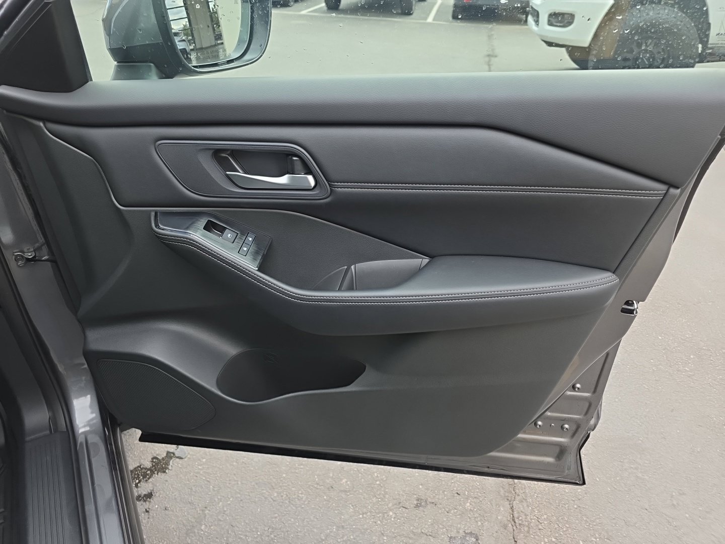 Used 2024 Nissan Rogue SV w/ SV Premium Package AWD/4WD image 34