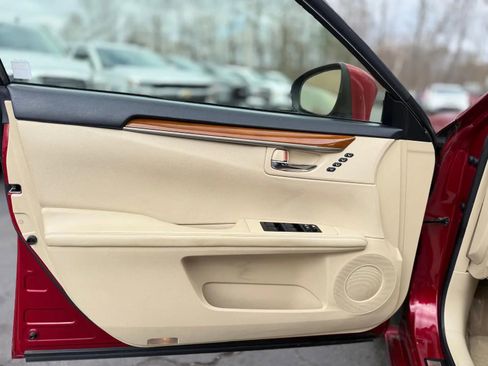 Used 2013 Lexus ES 300h w/ Premium Pkg image 33