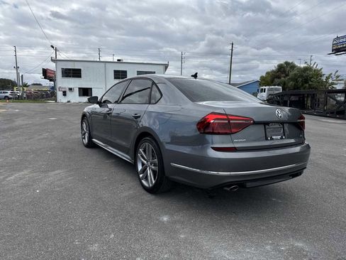 Used 2018 Volkswagen Passat 2.0T R-Line image 4