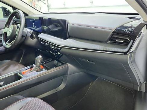 Certified 2025 Nissan Kicks SR FWD image 22