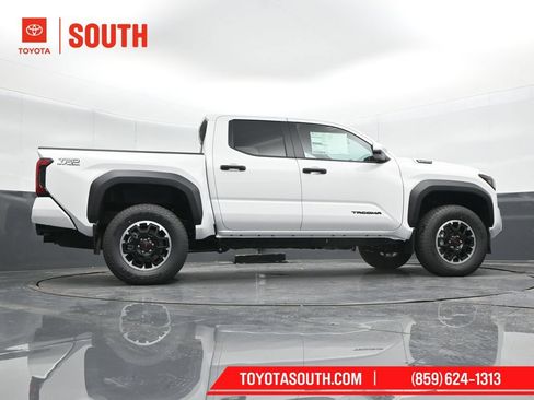 Used 2024 Toyota Tacoma TRD Off-Road w/ TRD Off Road Upgrade Package AWD/4WD image 42