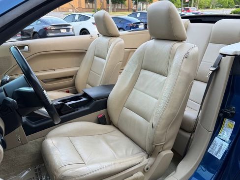 Used 2007 Ford Mustang Convertible RWD image 24