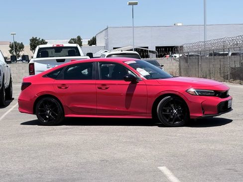 Used 2025 Honda Civic Sport image 4