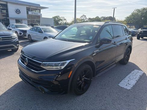 Used 2023 Volkswagen Tiguan SE R-Line image 15