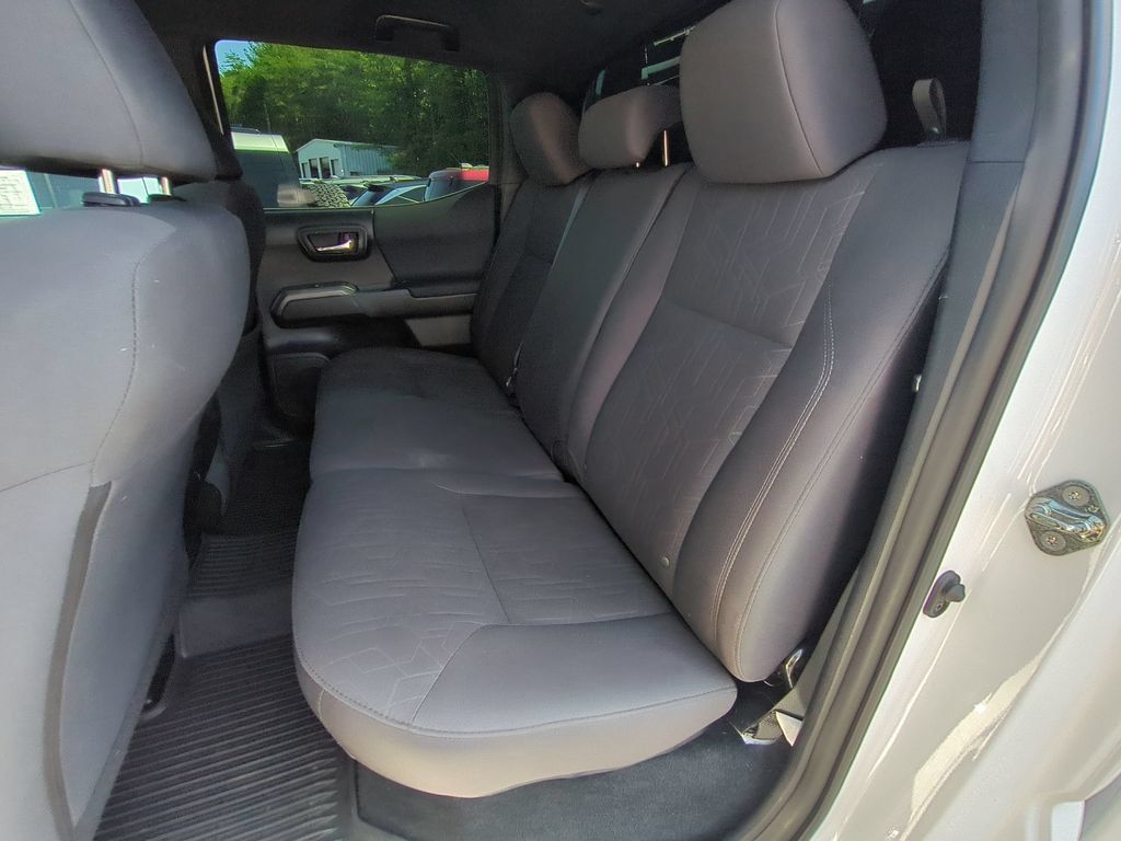 Used 2019 Toyota Tacoma TRD Off-Road AWD/4WD image 15