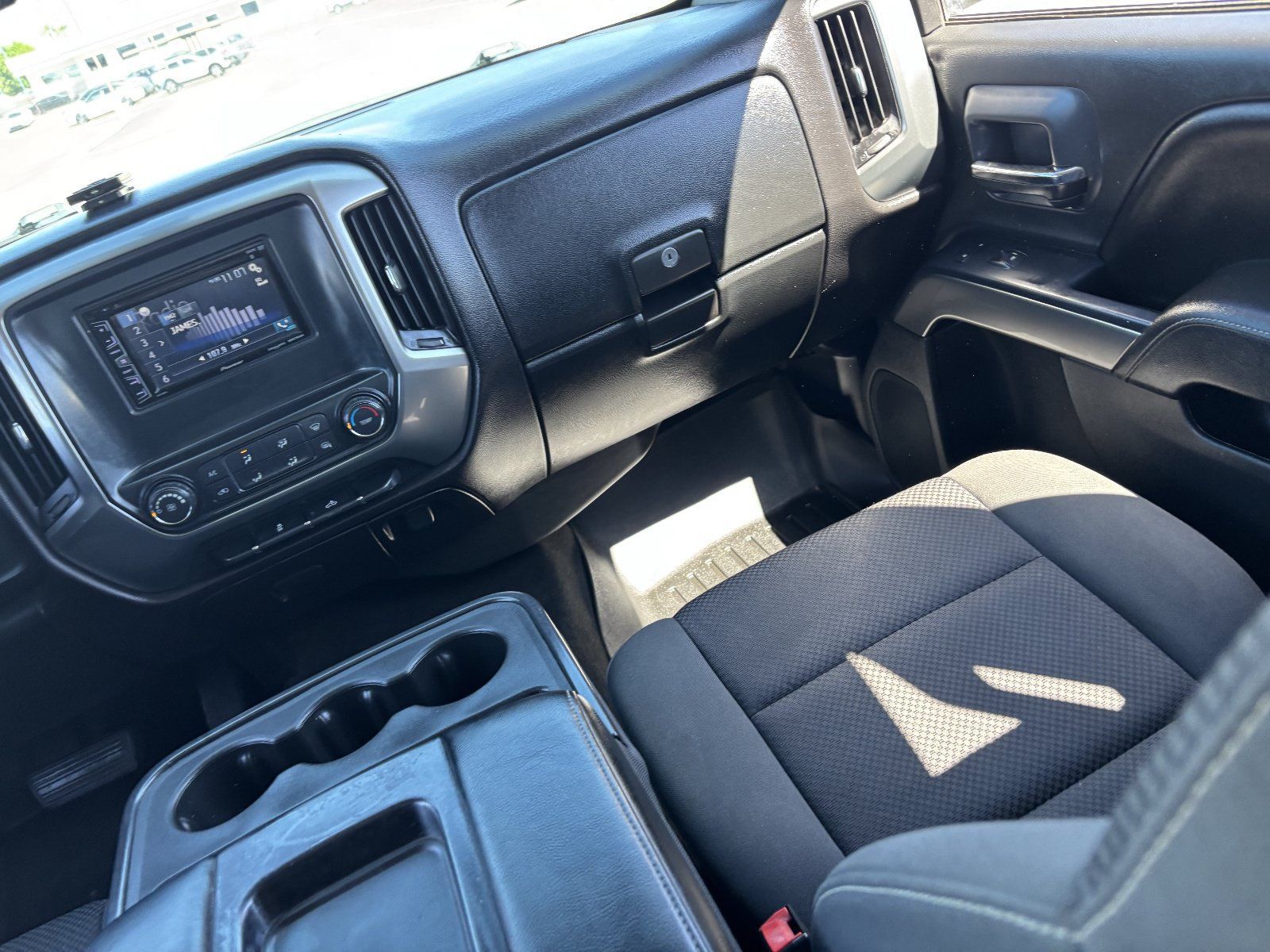 Used 2015 Chevrolet Silverado 1500 LT AWD/4WD image 17