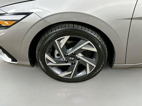 Used 2024 Hyundai Elantra Limited FWD image 8