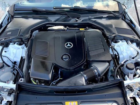 Used 2025 Mercedes-Benz C 300 Sedan image 31