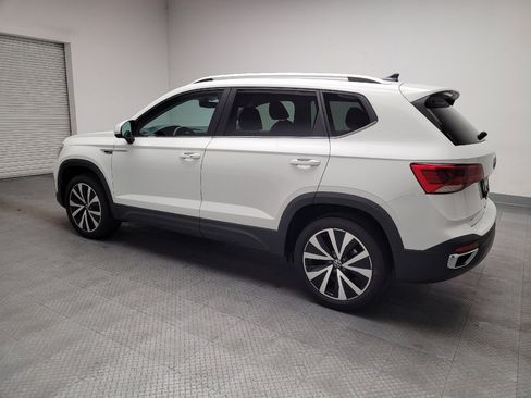 Used 2023 Volkswagen Taos SE image 3