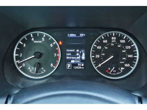 Used 2025 Nissan Sentra S image 15