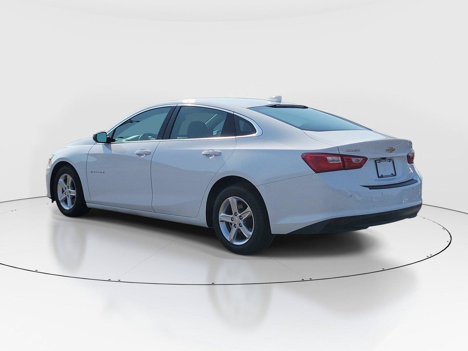 Used 2024 Chevrolet Malibu LT FWD image 3