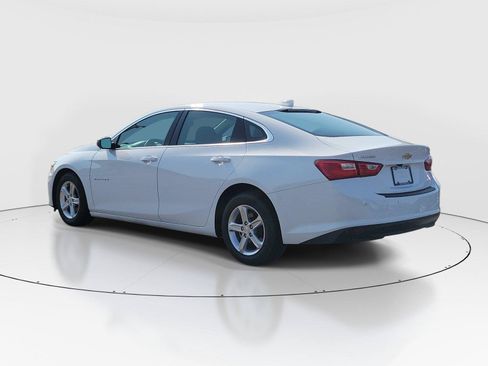 Used 2024 Chevrolet Malibu LT FWD image 3
